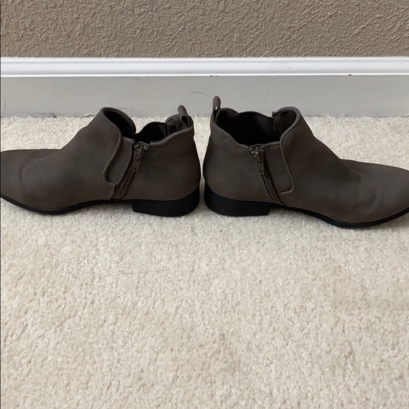 BOOTIES - Picture 3 of 6